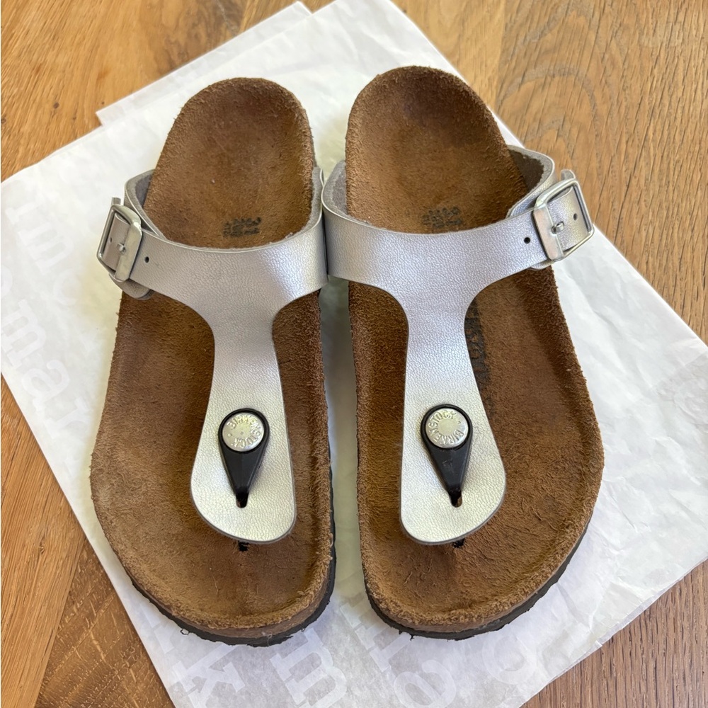 Birkenstock, Kids Silver Gizeh Sandals, EU31 (US 13-13.5)